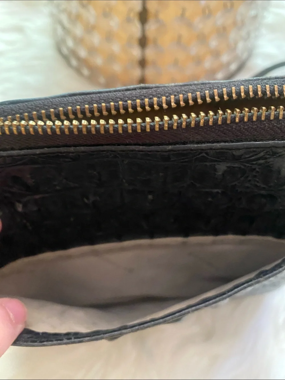 Brahmin - vintage Black Croc-Embossed Leather Crossbody with Tassel